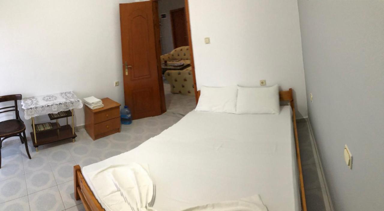 Appartamento Dina House Himare Esterno foto