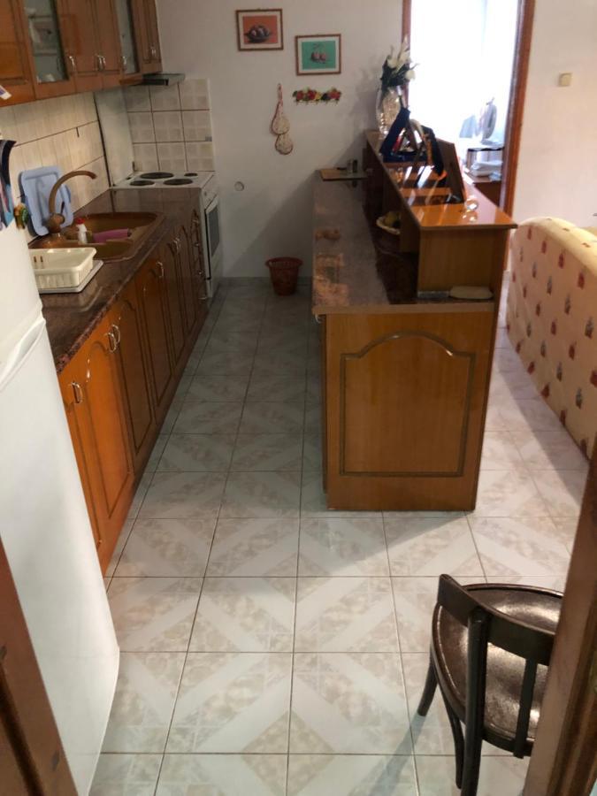Appartamento Dina House Himare Esterno foto