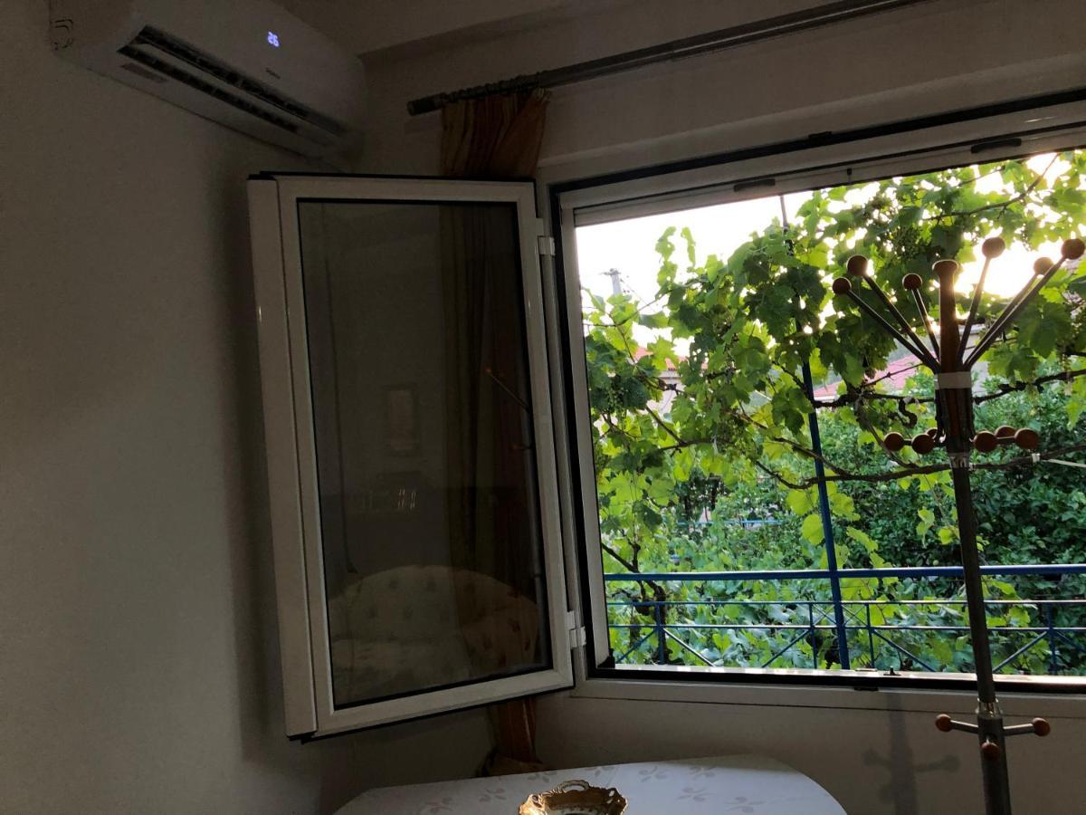 Appartamento Dina House Himare Esterno foto